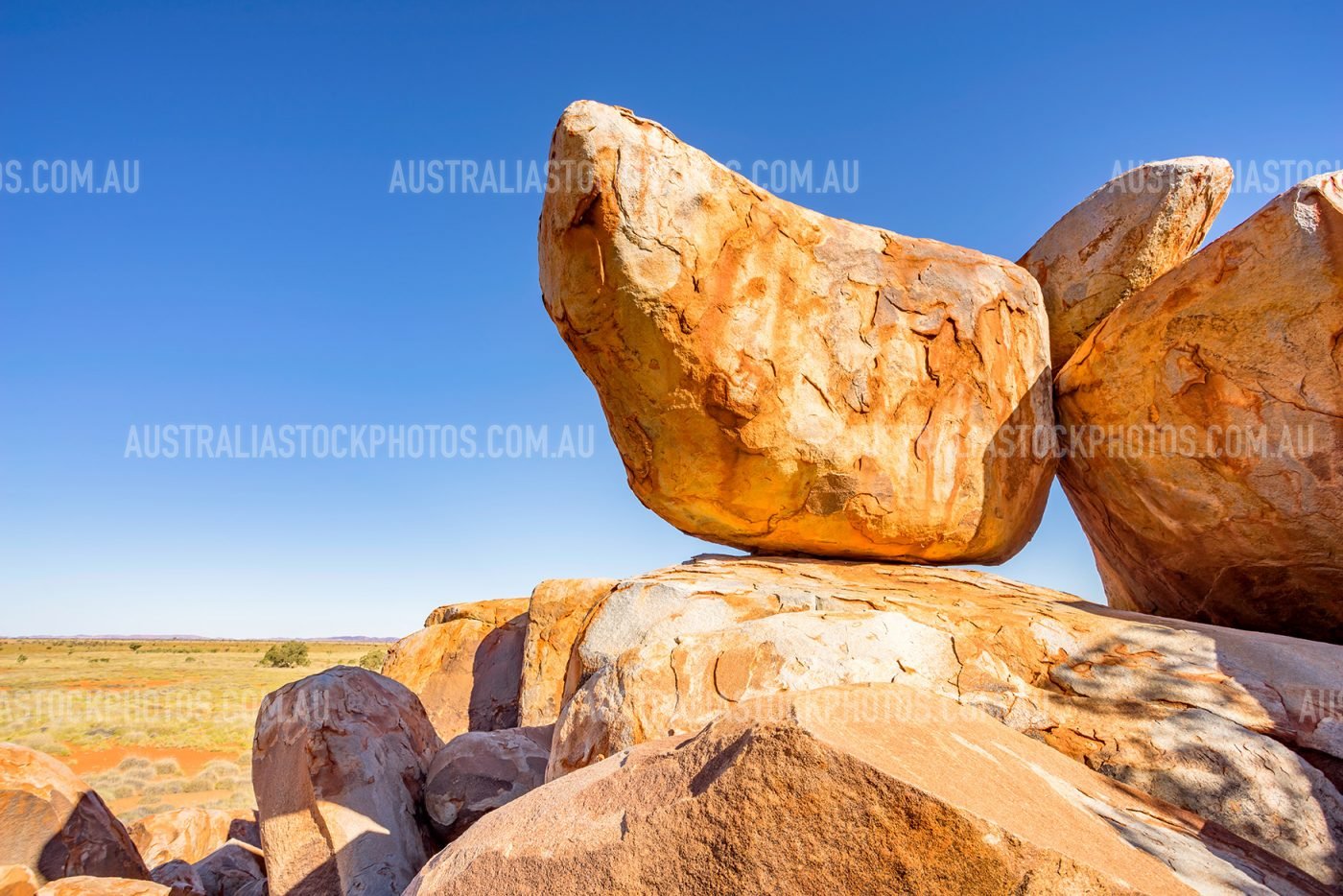 balancing-rocks-outback-pilbara-wa